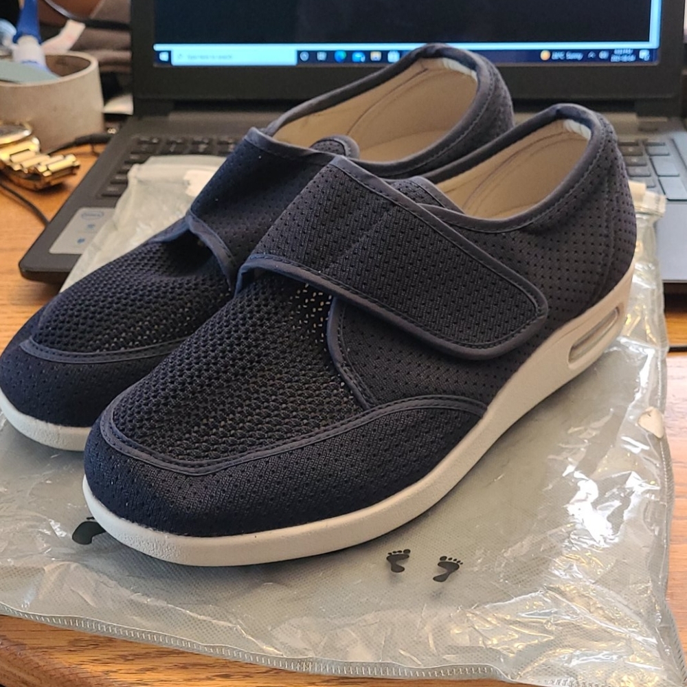 🚺 Comfortable shoes 👞size 9